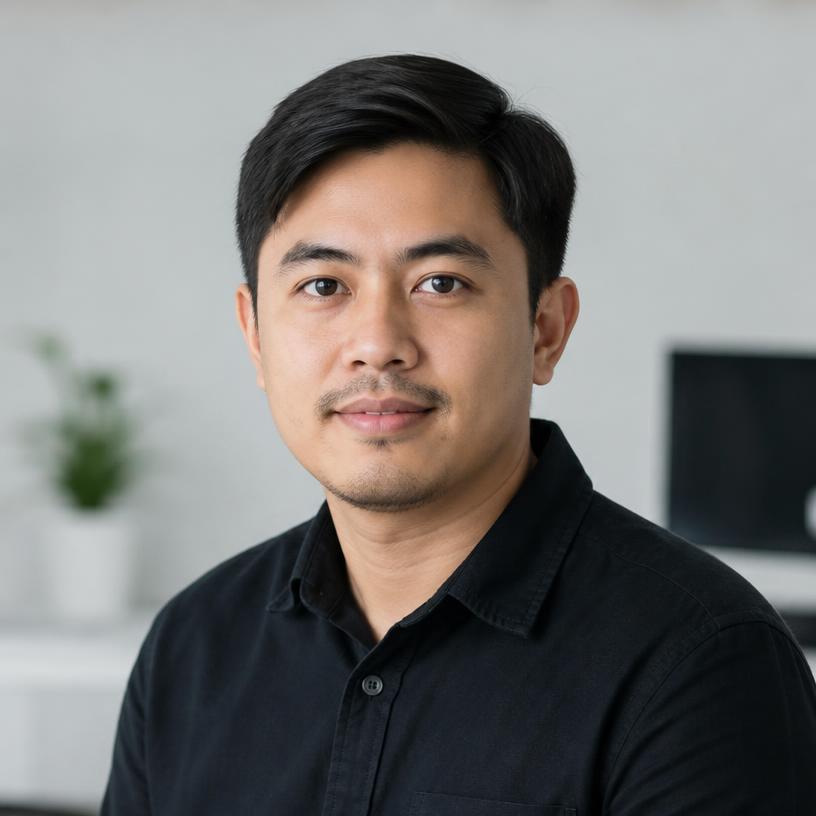 Paolo S., Graphic Designer